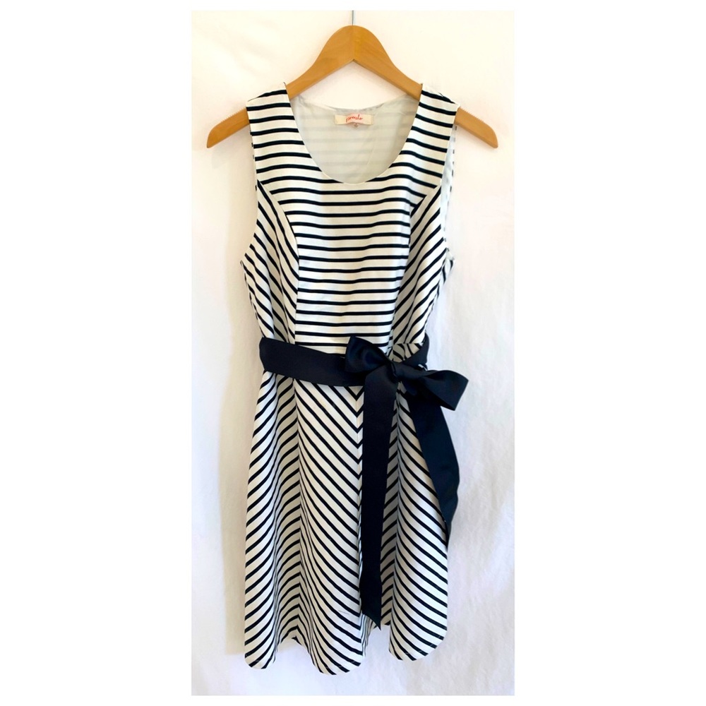 A Line black and white dress with ribbon